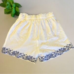 BeBe Lace shorts | SIZE XS